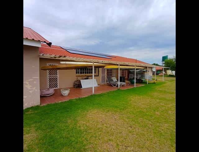 4.60HA FARM FOR SALE IN HARTBEESFONTEIN AH